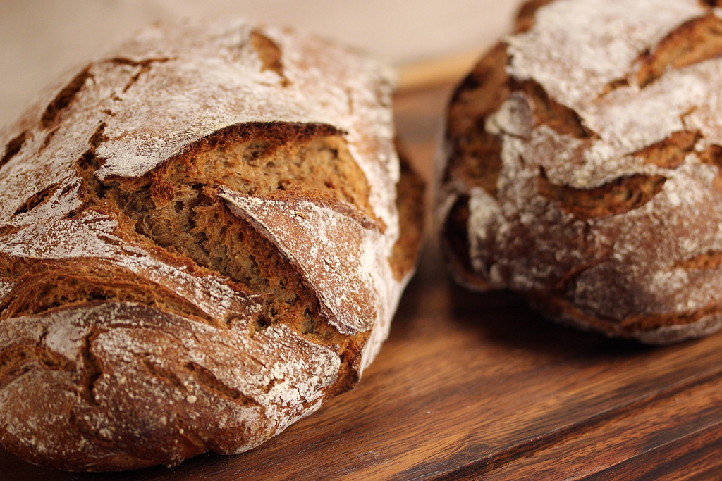 Ausgehobenes Krustenbrot – HOMEBAKING BLOG