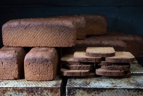 Pumpernickel with Coarse Meal