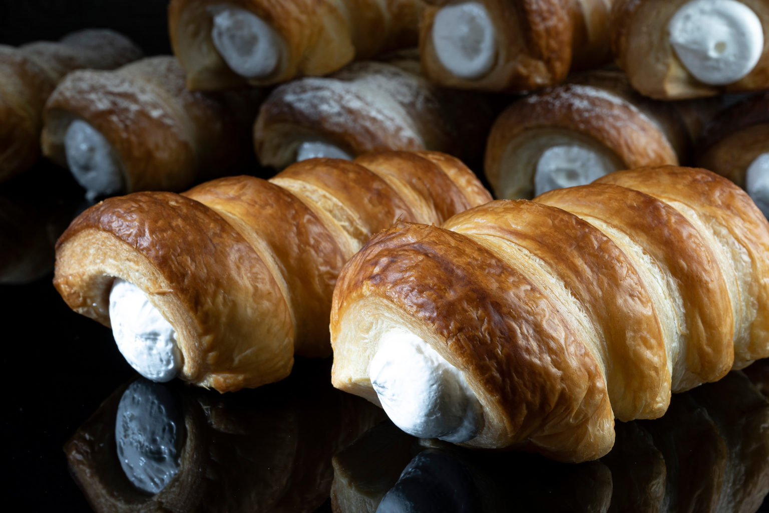 Blätterteig (Schaumrollen, Schillerlocken) – HOMEBAKING BLOG